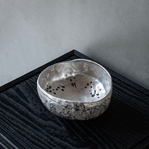 池田優子 茶盌 銀・白金彩