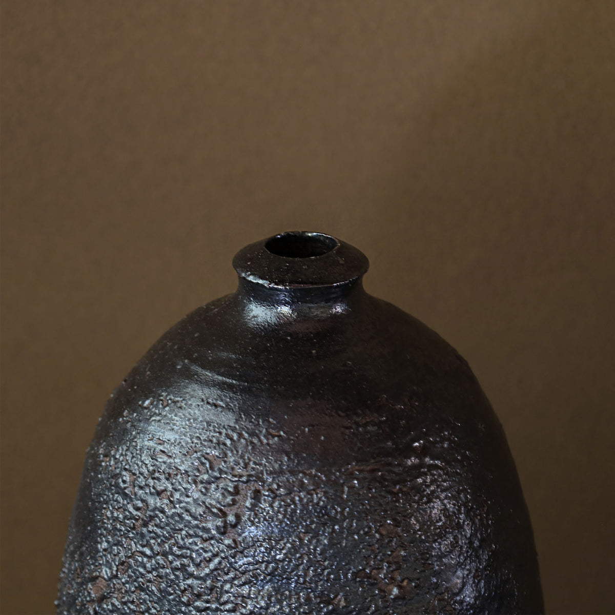 25-32 Shiro Shimizu, Red Clay Blend, Fukki Stone Vase