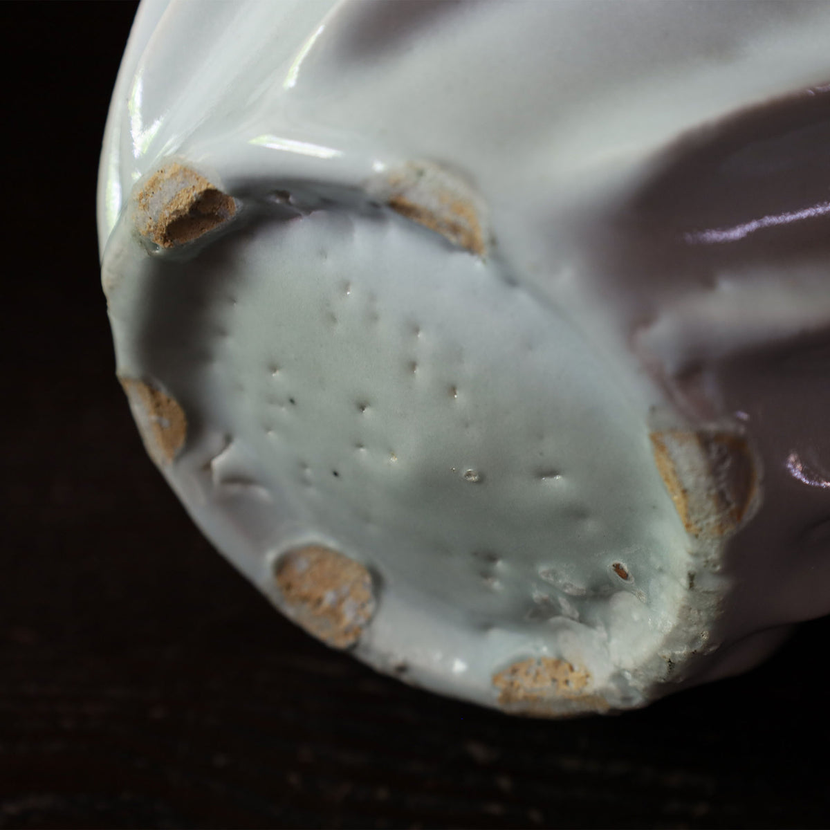 26-17 Shiro Shimizu, Iguro Porcelain Stone, Blue-and-White Porcelain, Relief-Line Jar