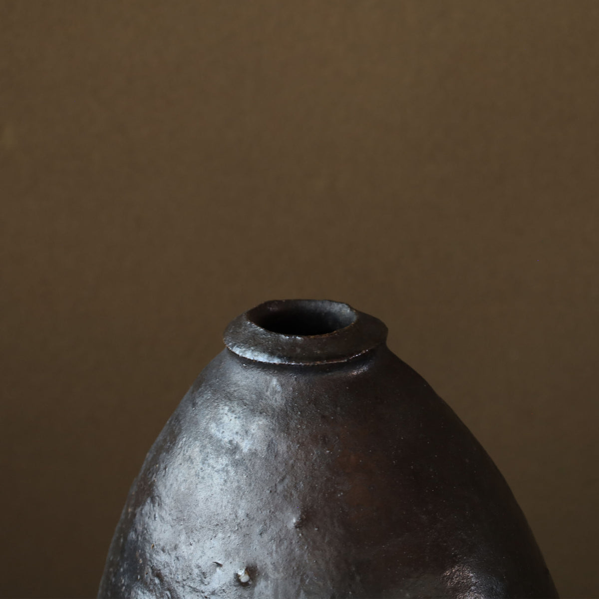 26-26 Shiro Shimizu, Iron Glaze Jar