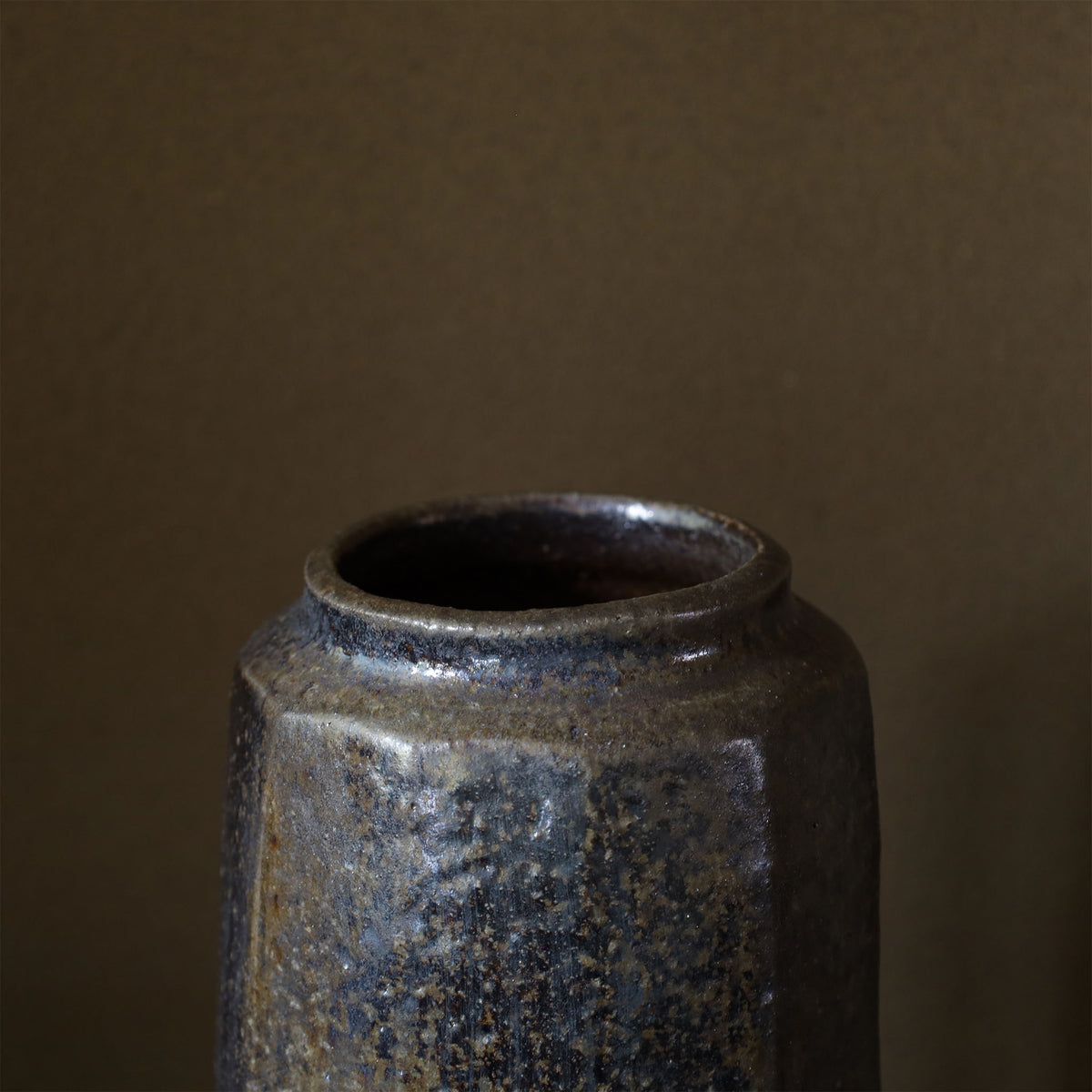 26-29 Shiro Shimizu, Yasaka-Shino Clay, Faceted Flower Vase