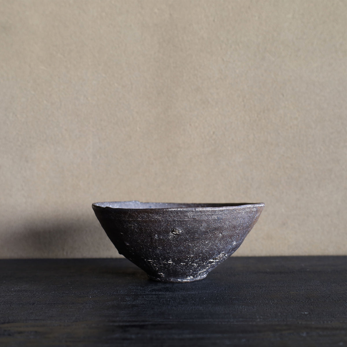 25-10S Shiro Shimizu, Umamachi Clay, Silver-Decorated Chawan
