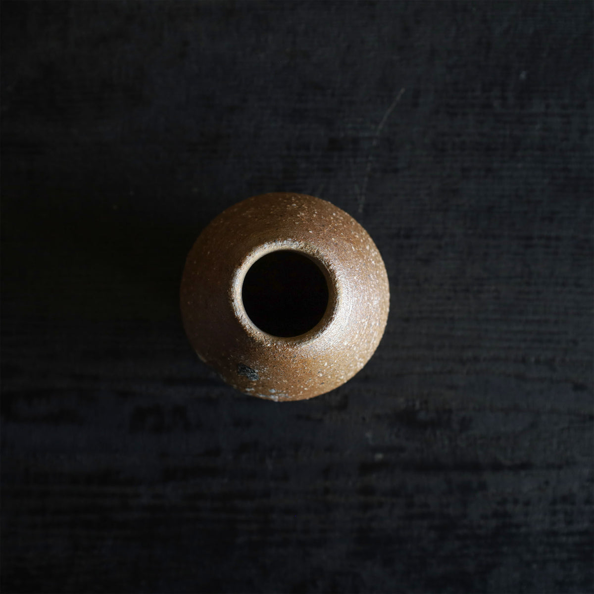 25-18 Shiro Shimizu, Umamachi Clay, Yakishime Tea Container