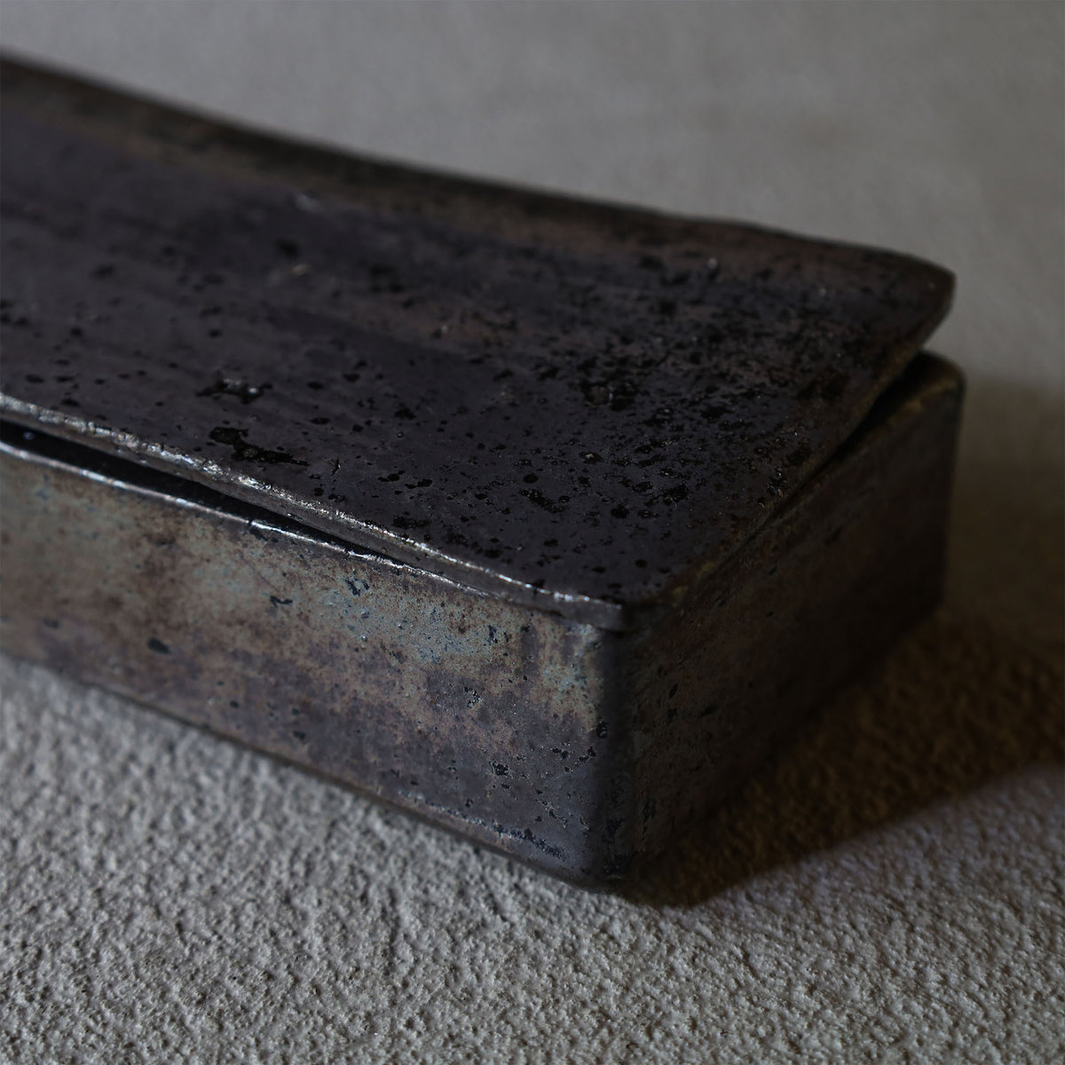 26-30 Shiro Shimizu, Kamogawa Stone Glaze, Lidded Vessel