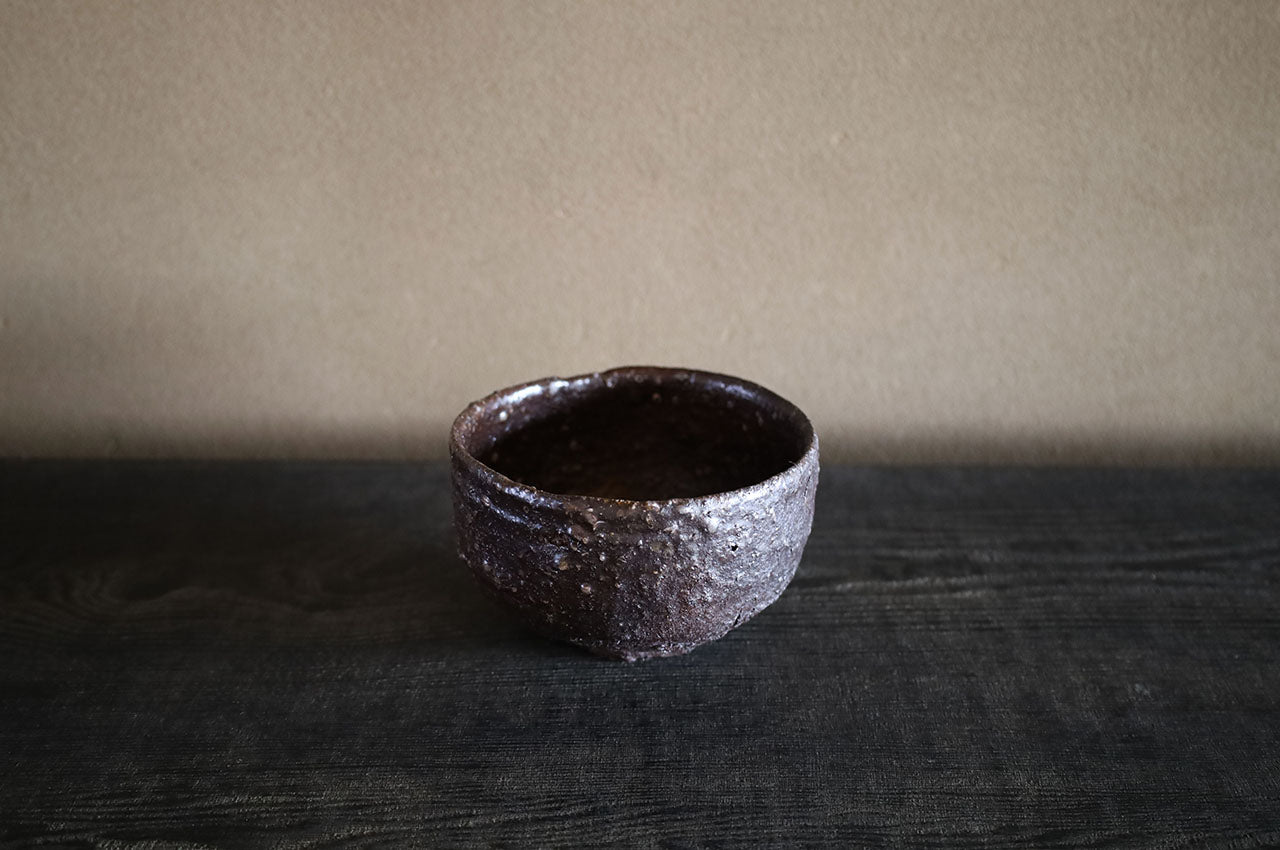 Shiro Shimizu / Taraodo Fuki-urushi Chawan (Tea Bowl made of Tarao Clay with Wiped Lacquer Finish)