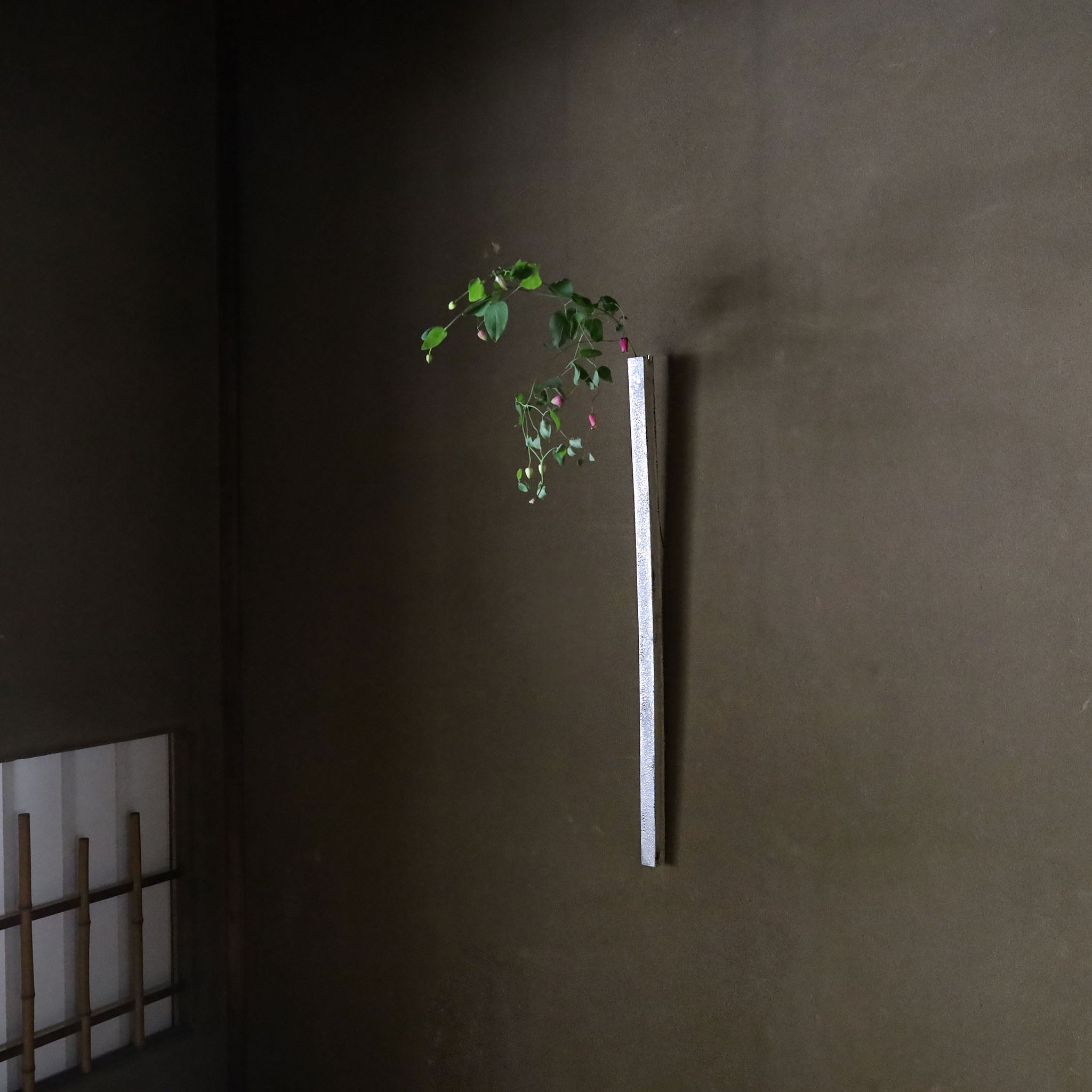 Atsushi Funakushi Wall-Hanging Flower Vessel - Silver - B