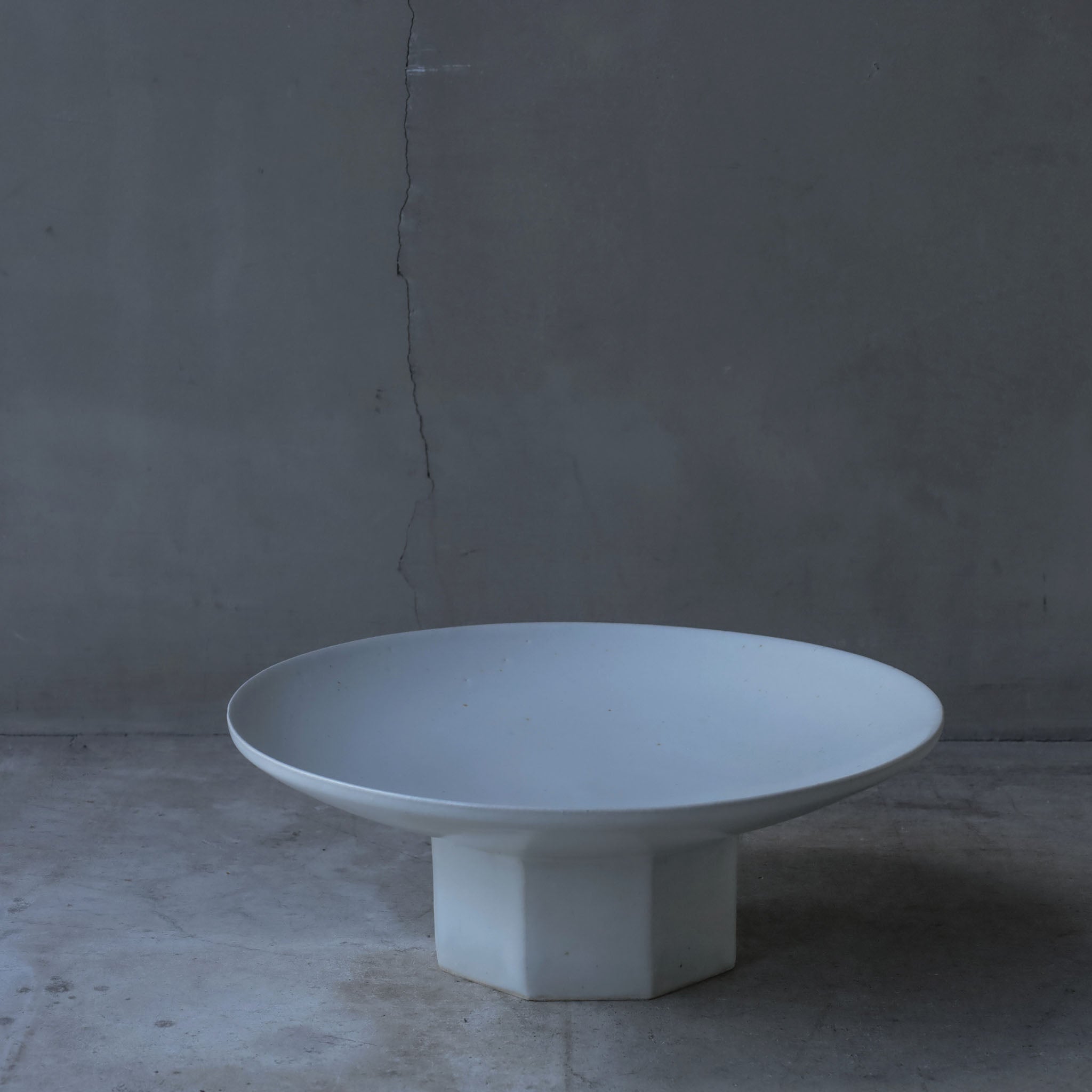 26-OM-52 Octagonal Pedestal Large Bowl