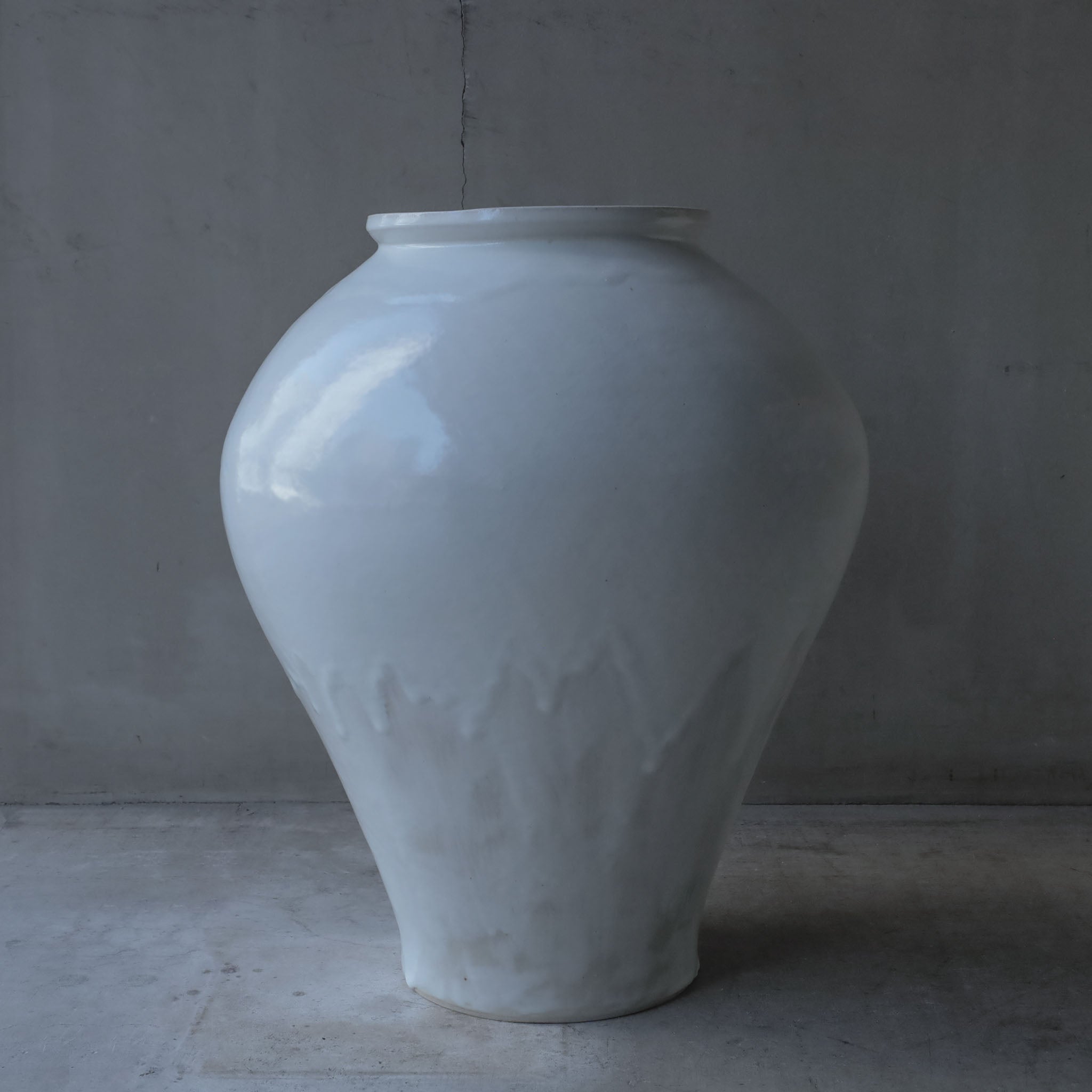 ●26-OM-60 キビ灰立壺 大