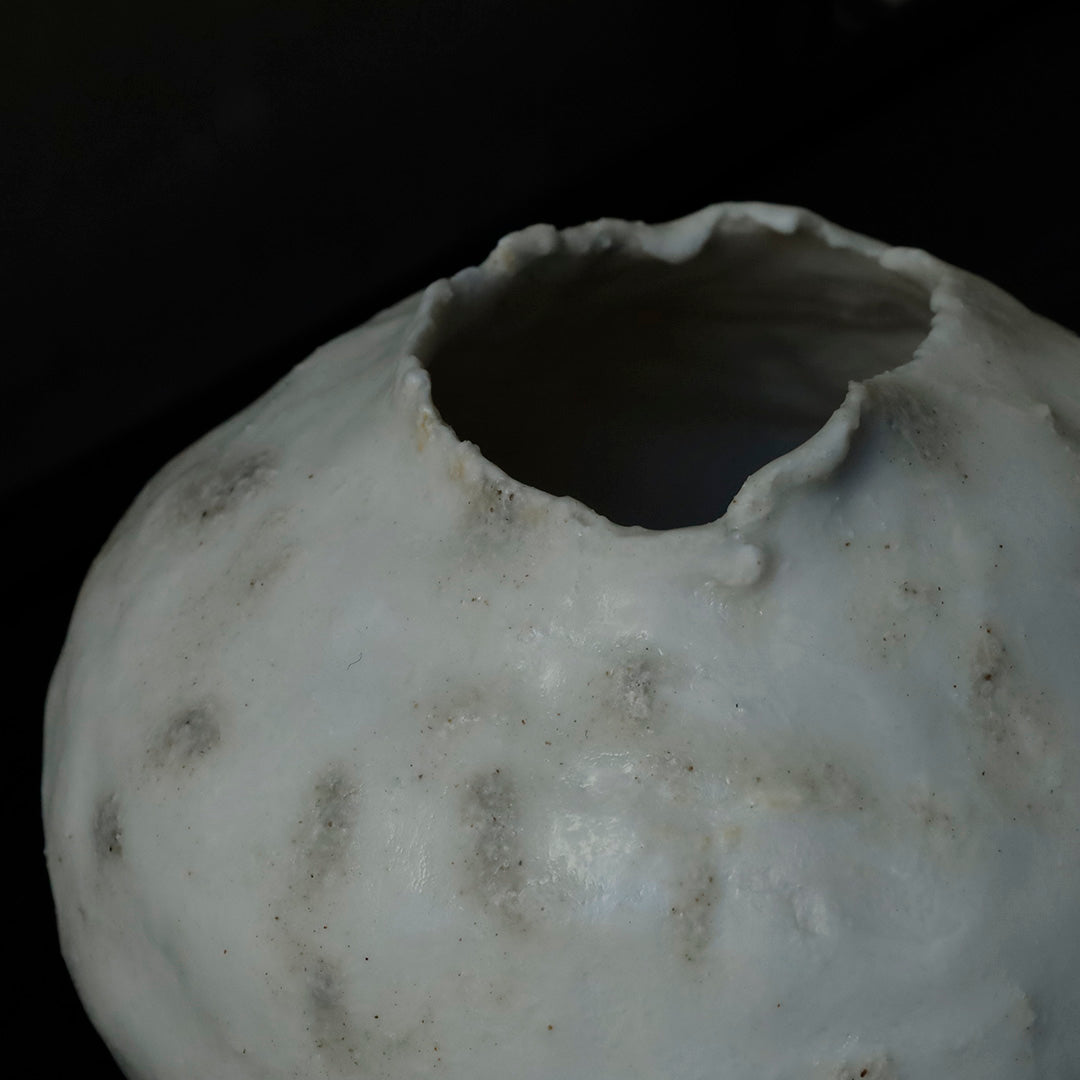 25-10S 池田優子 白磁 白釉花器-1