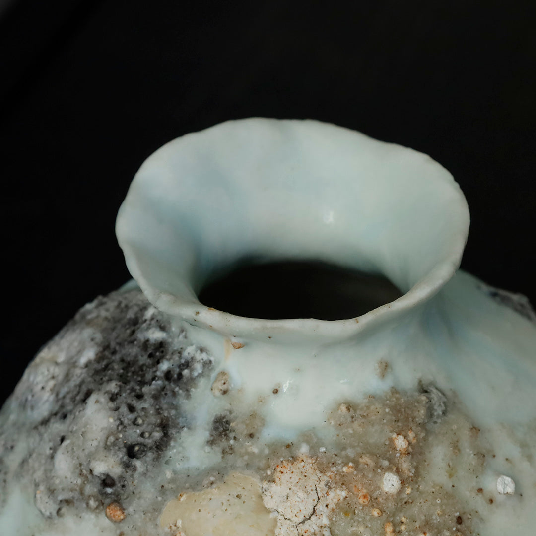 25-10S 池田優子 白磁 白藍釉花器-6