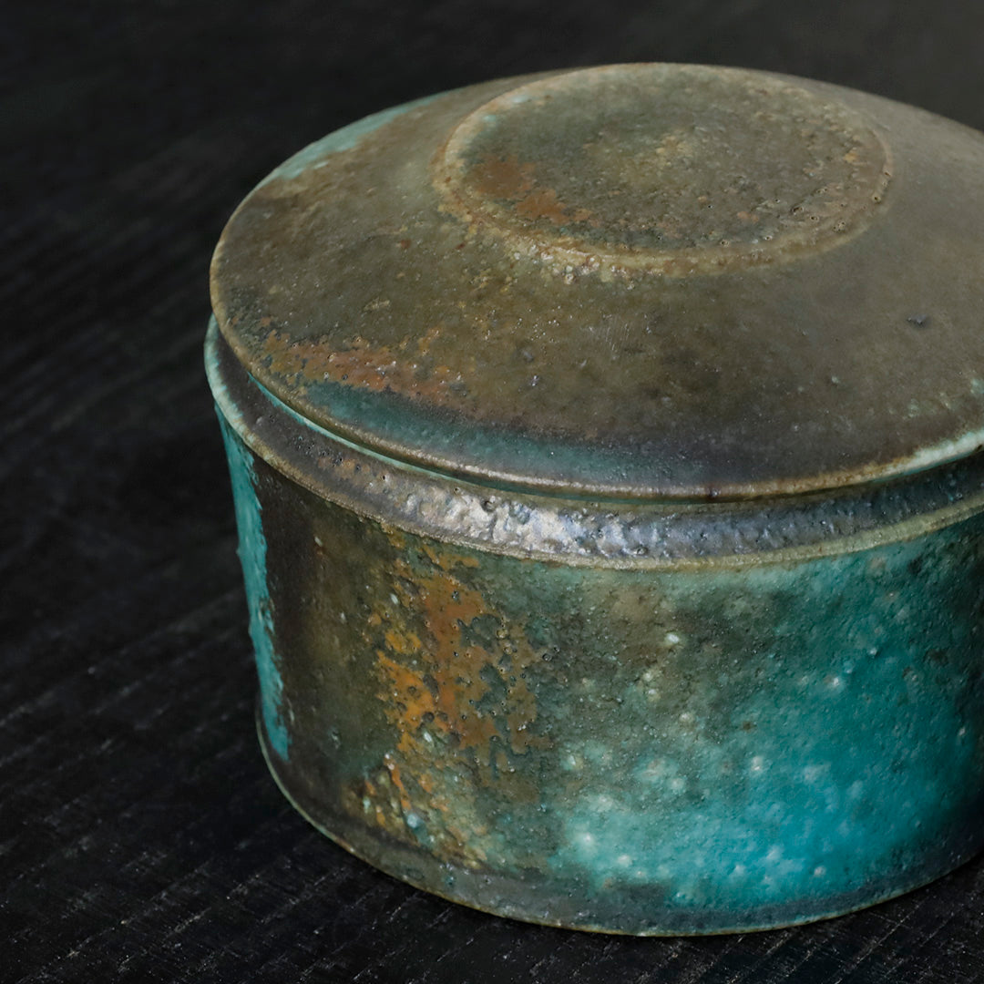 25-10S 境道一 織部釉 フタ物