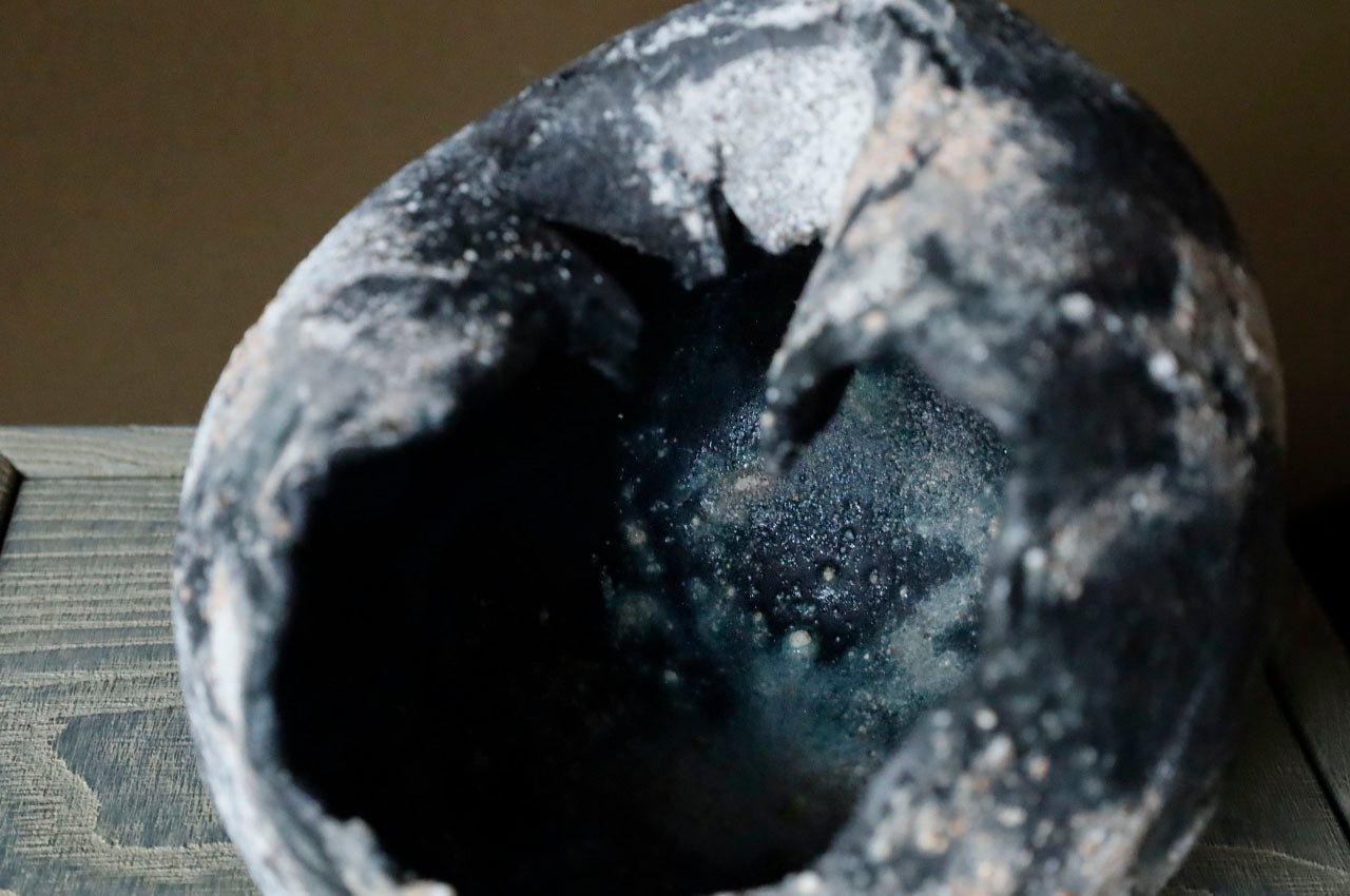 ●26-YI-22 Object/vase