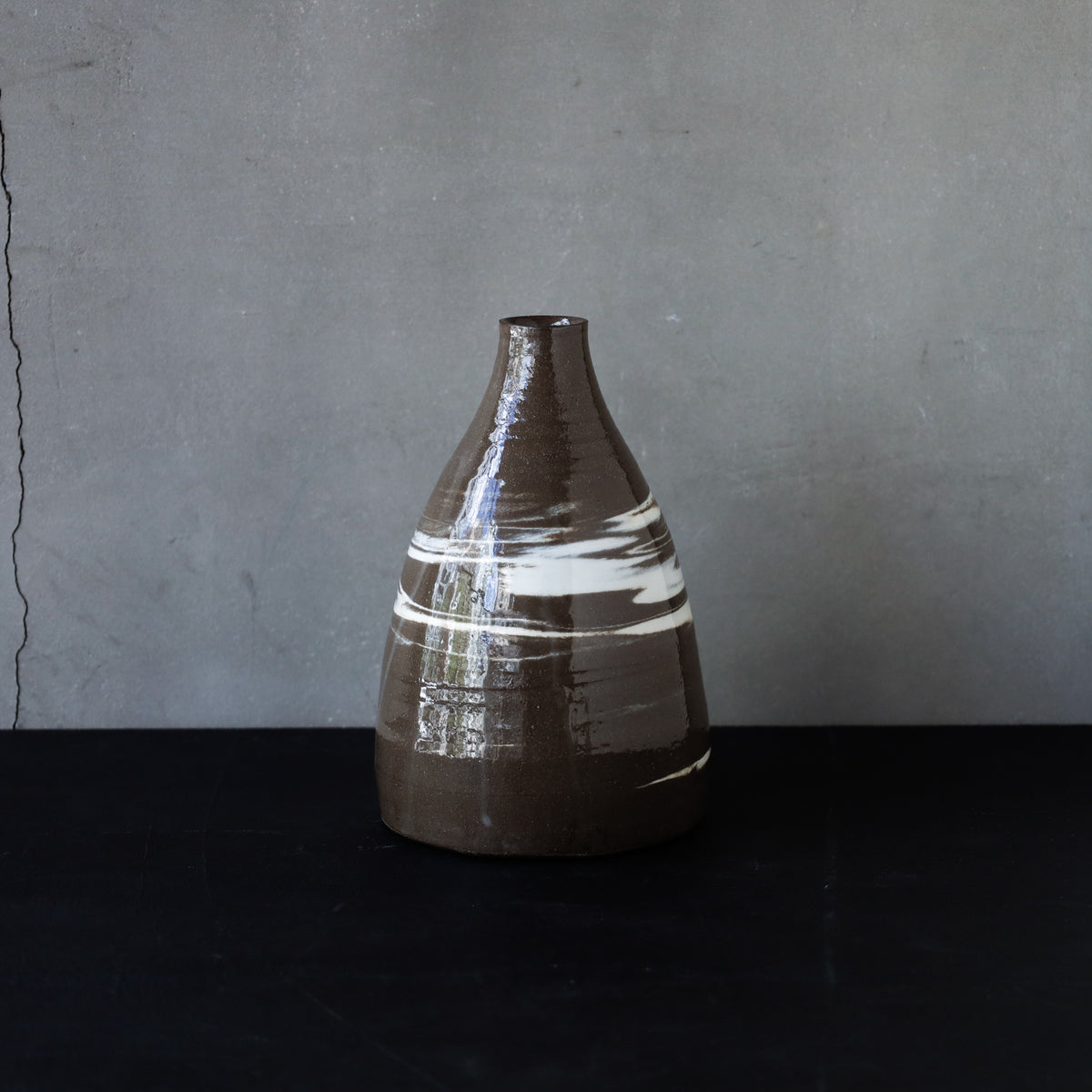 ●26-HN-15 Conical Vase Marble