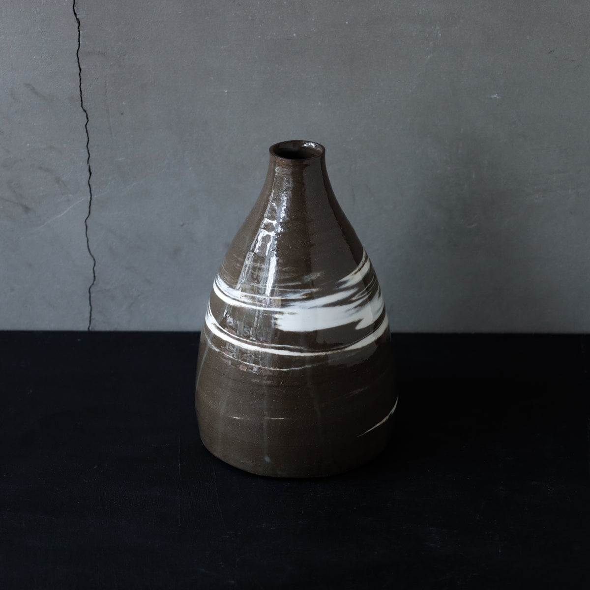 ●26-HN-15 Conical Vase Marble
