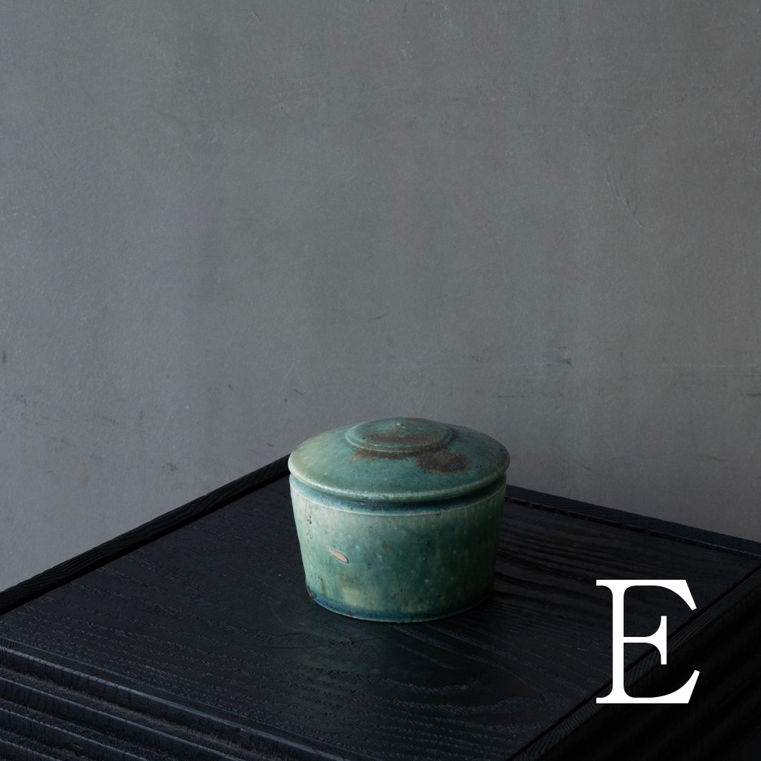 25-10S 境道一 織部釉 フタ物