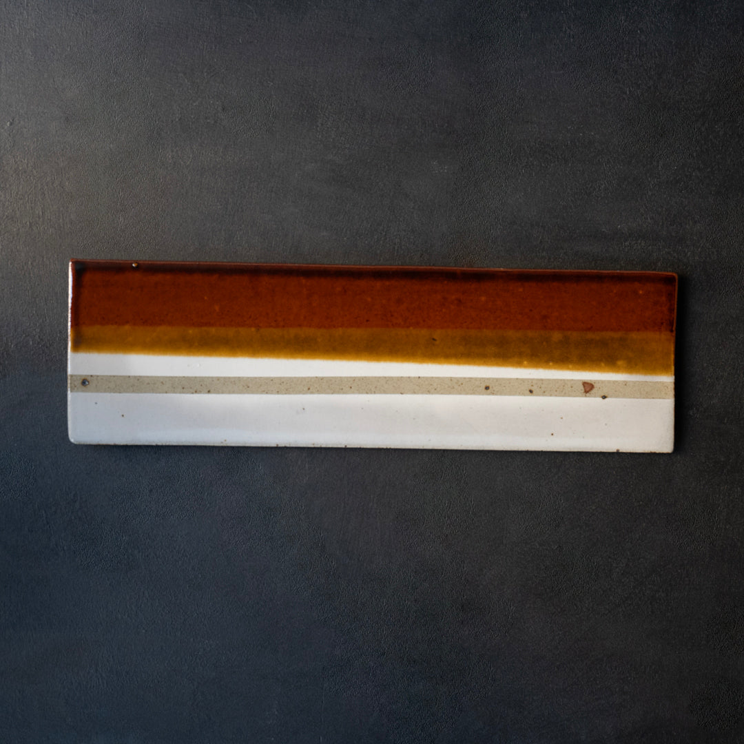 25-10S 中里花子 厚板長板皿 飴/粉引