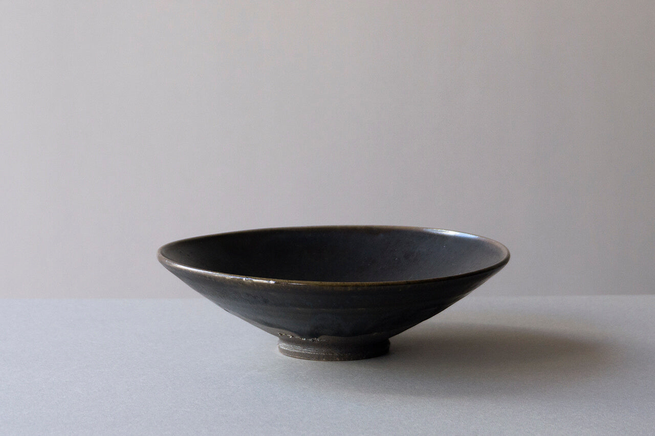Yukiko Kiln 15cm Plate "Kuro (Black)-Karatsu"