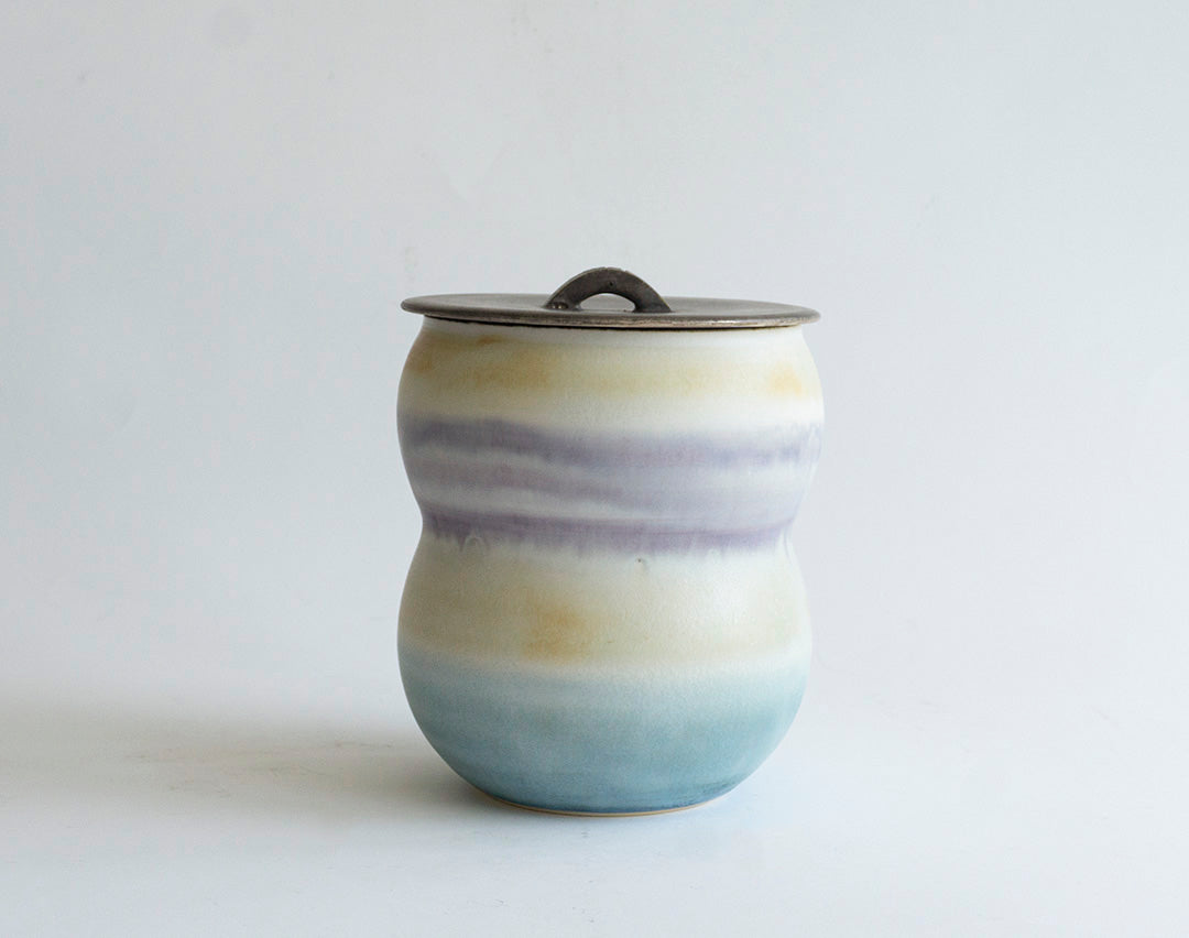 ●22-NT52 Porcelain in Colour   Mizusashi (Water Jug)