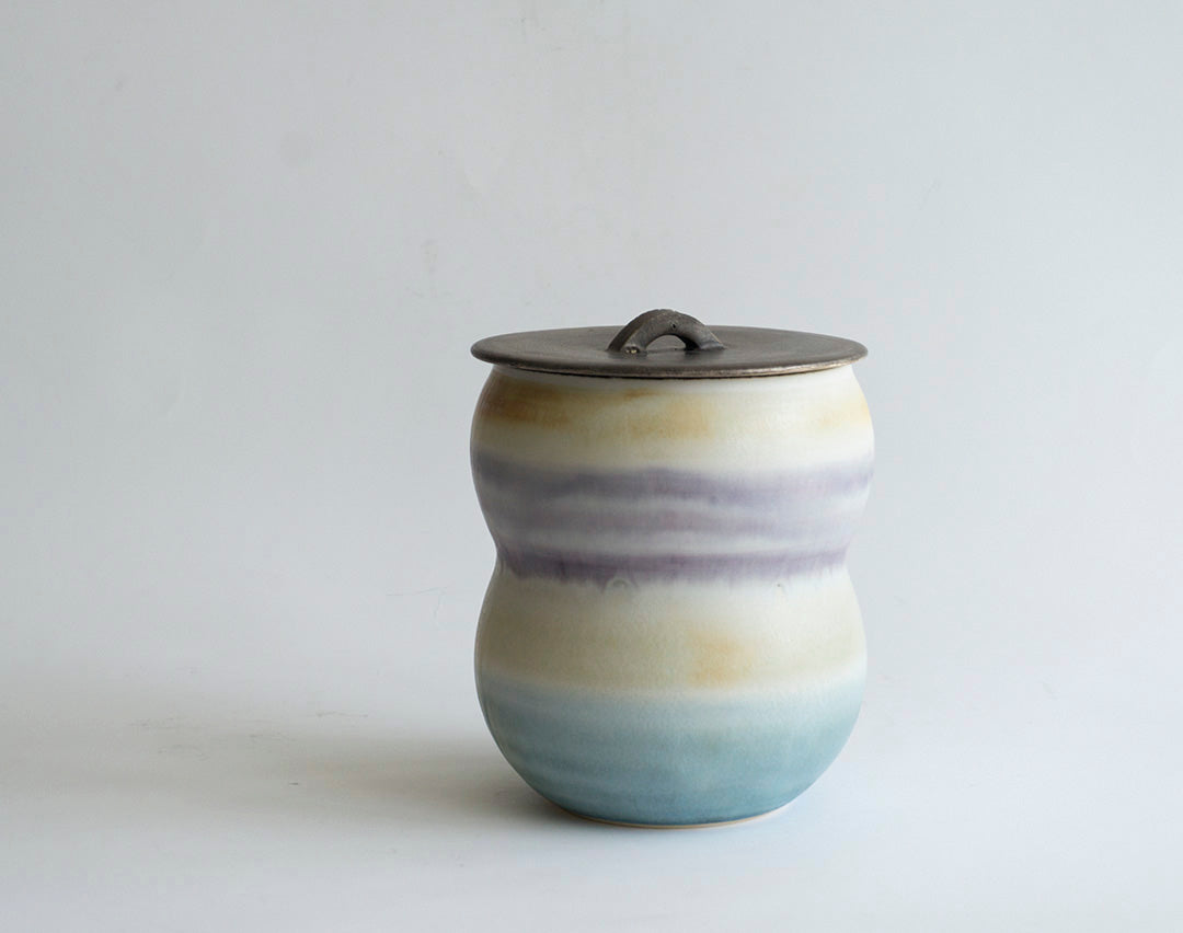 ●22-NT52 Porcelain in Colour   Mizusashi (Water Jug)