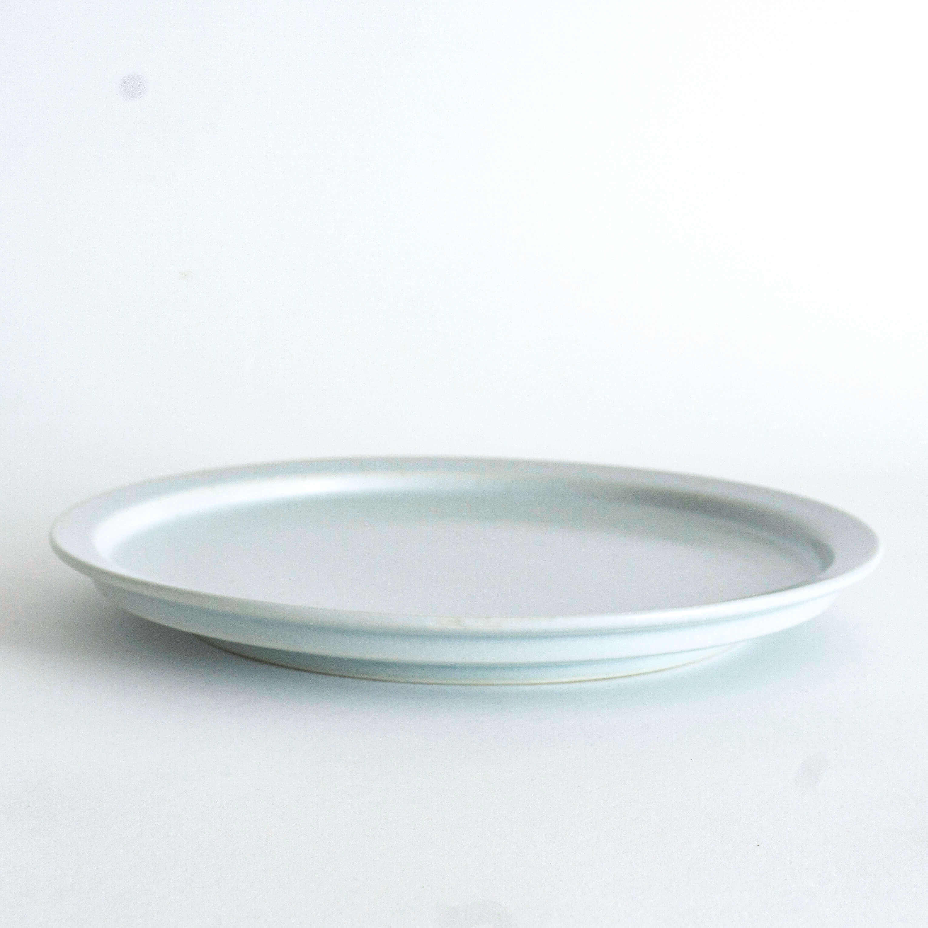Yazaemon kiln 21㎝ plate old white porcelain