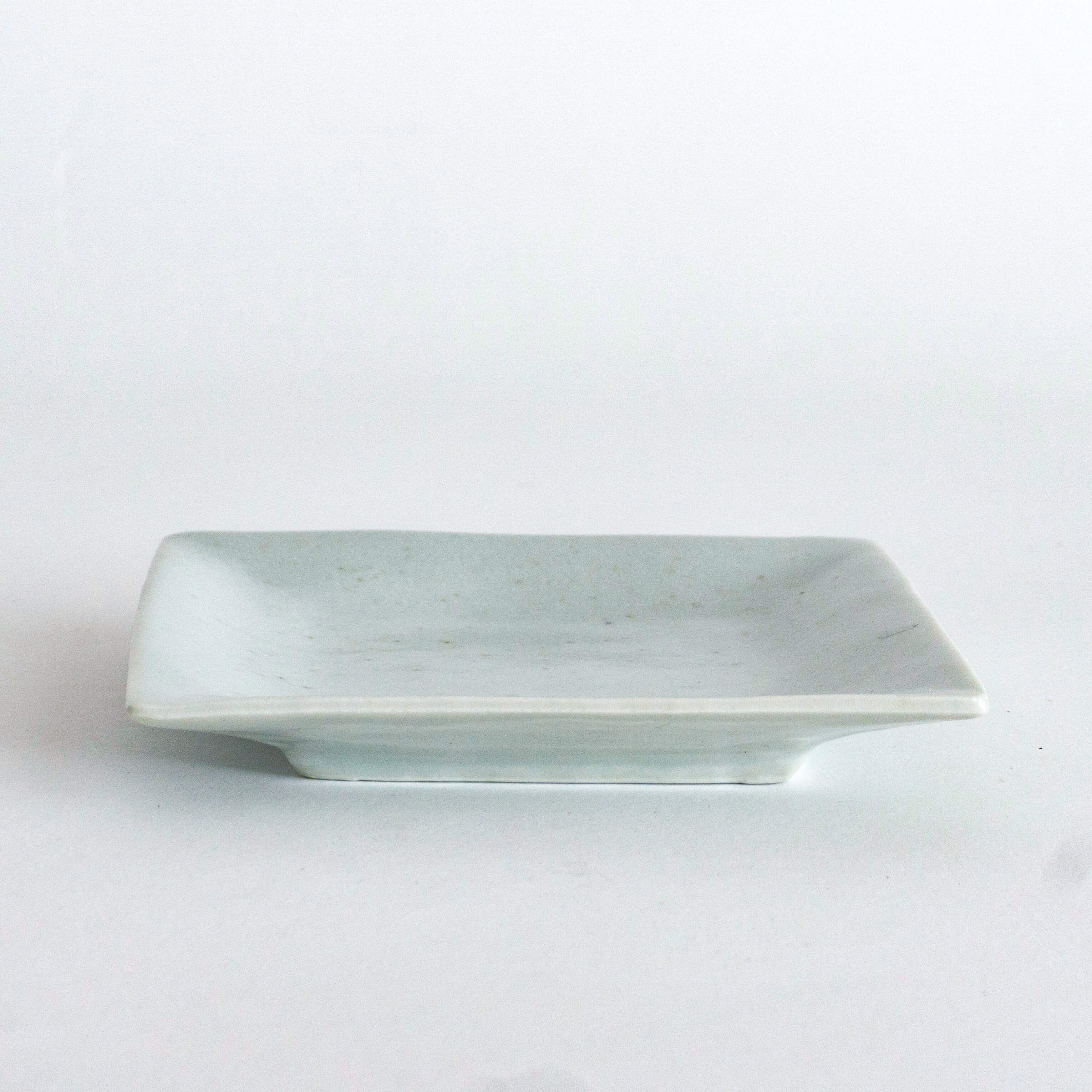 Yazaemon Kiln square small plate old white porcelain
