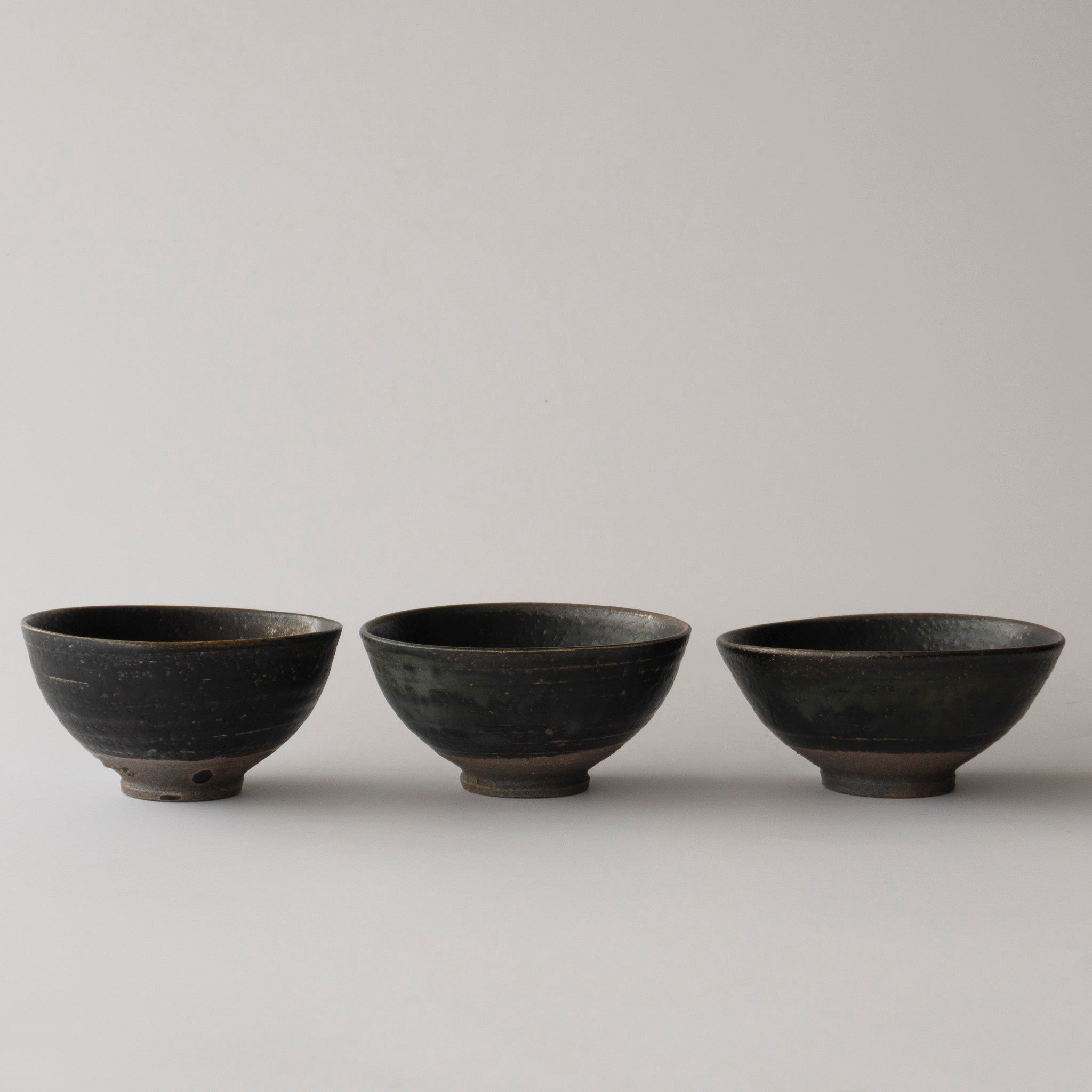 Yukiko Kiln Rice Bowl "Kuro (Black)-Karatsu"