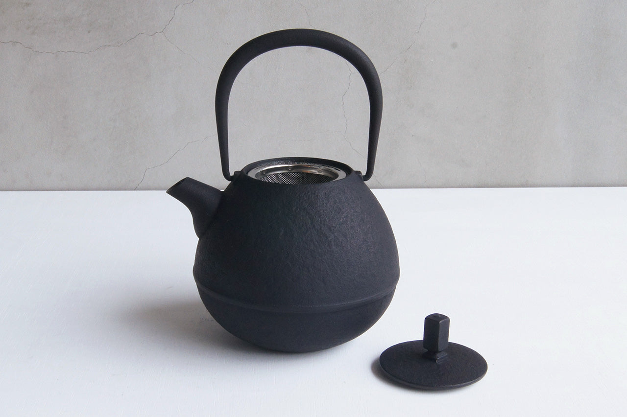 Kukan Chuzo / Egg Cast Iron Teapot M Black
