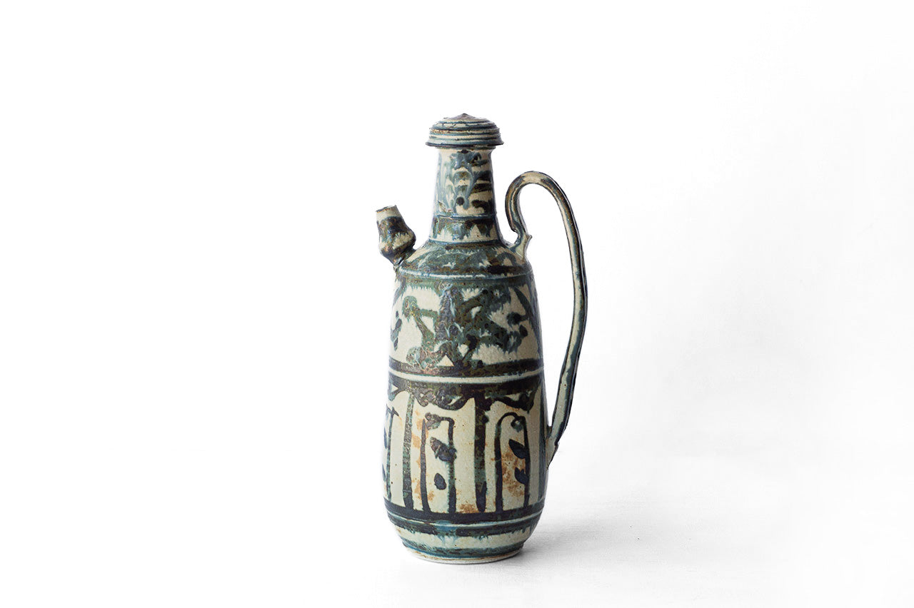 ●22-TO8 Shingo / Annam underglaze blue vase with handle