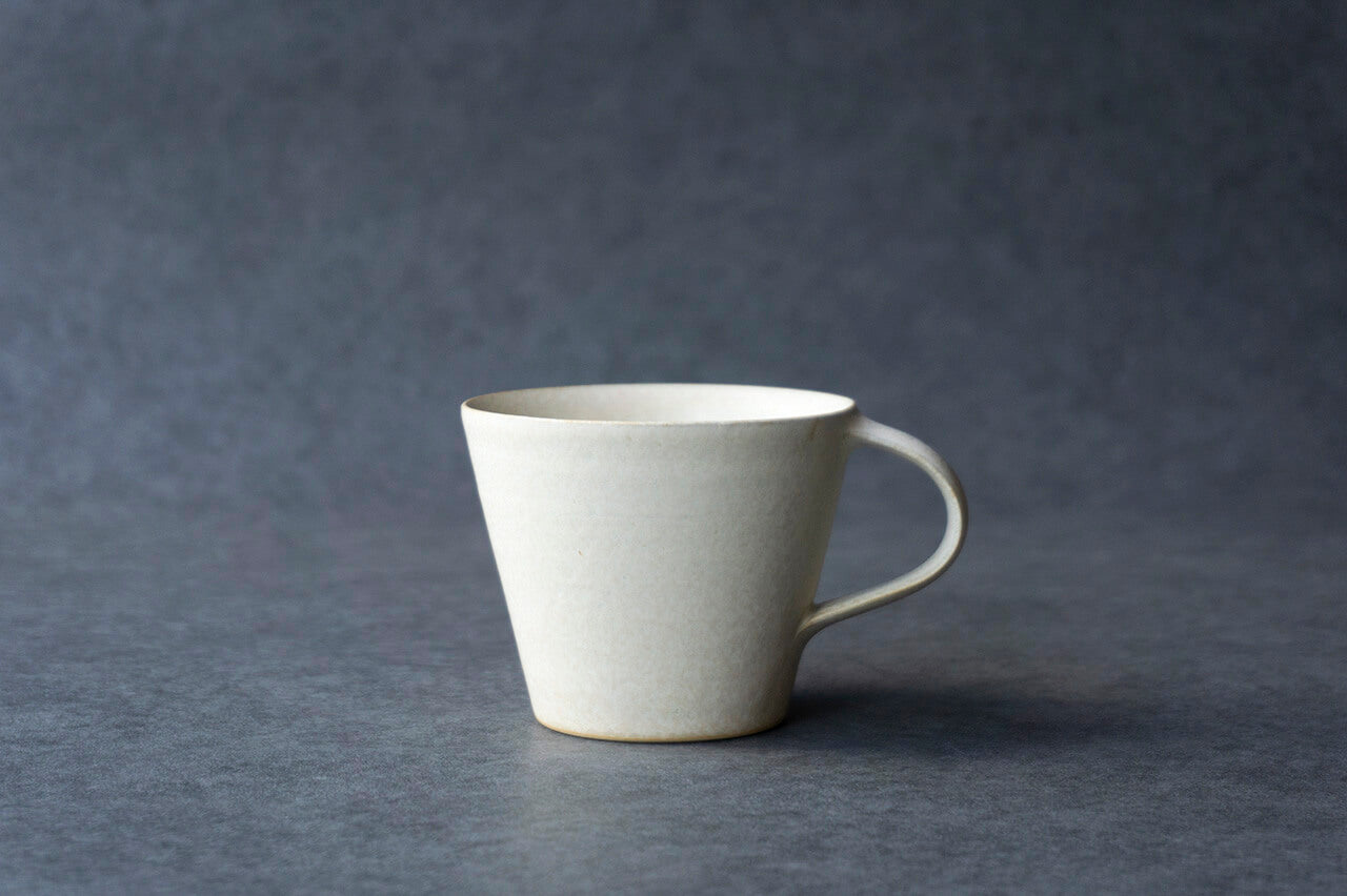 安藤由香 マグカップ 台形 WH