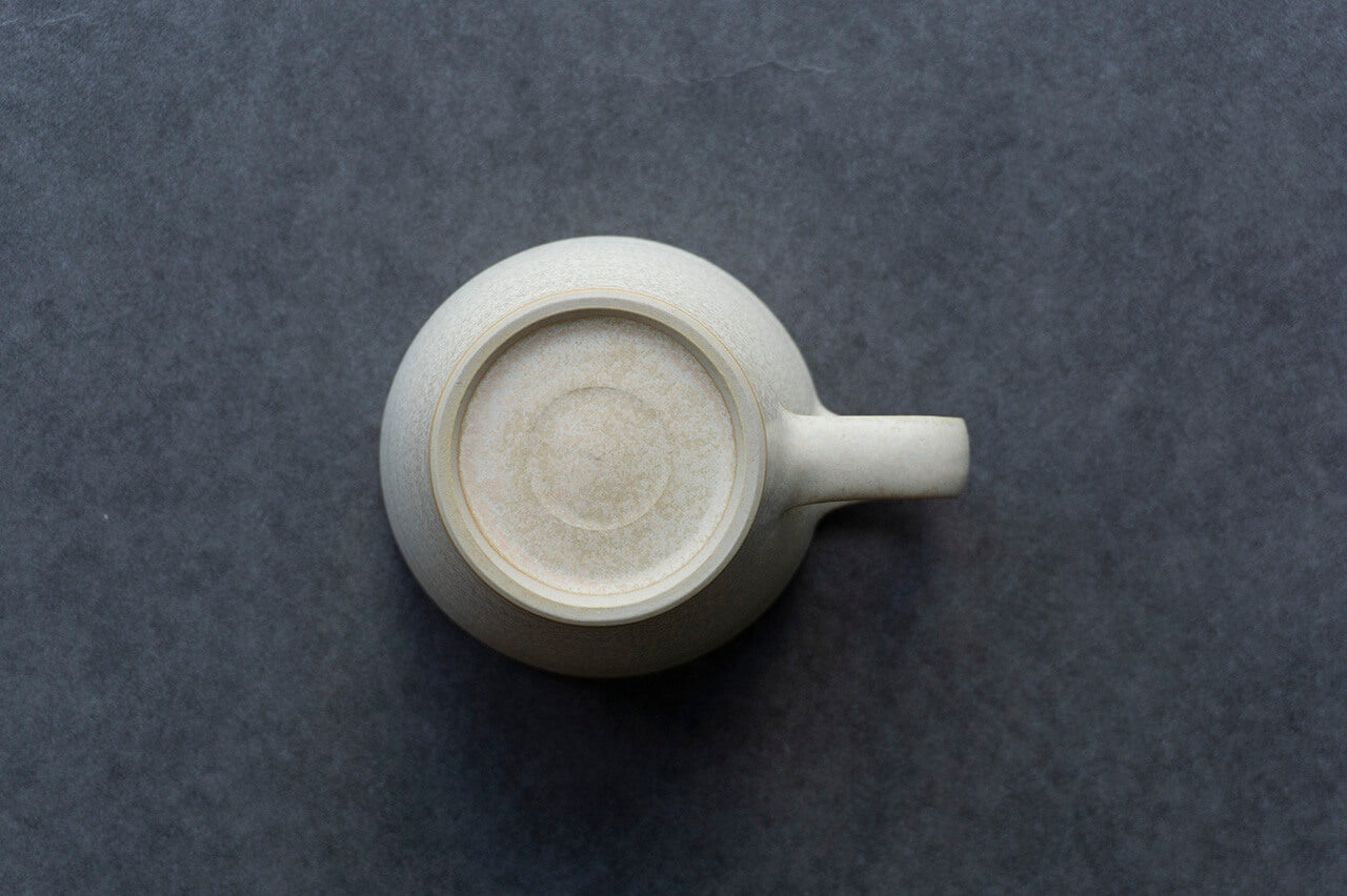 安藤由香 マグカップ 台形 WH