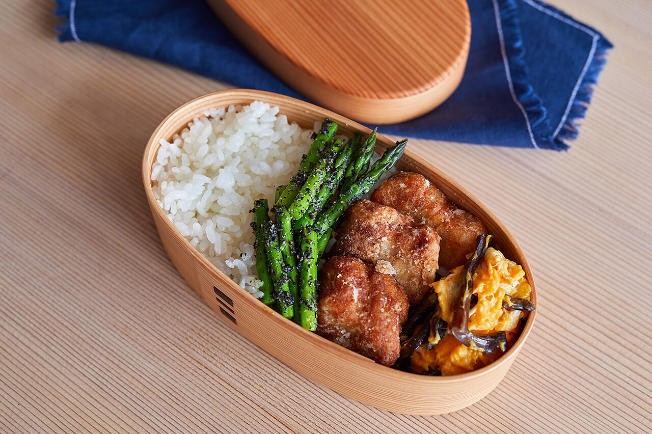 Ryobian - Oval "Magewappa" Lunch Box (Medium Size)