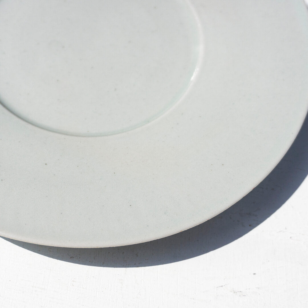 Miyuki Koizumi  18cm Wide Rim Plate White